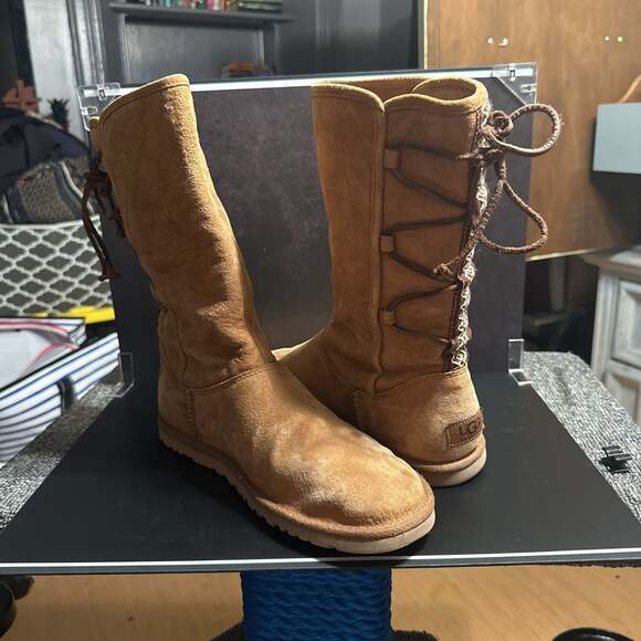 UGG Lo Pro Lace-Up Tasman Boots - Picture 1 of 6